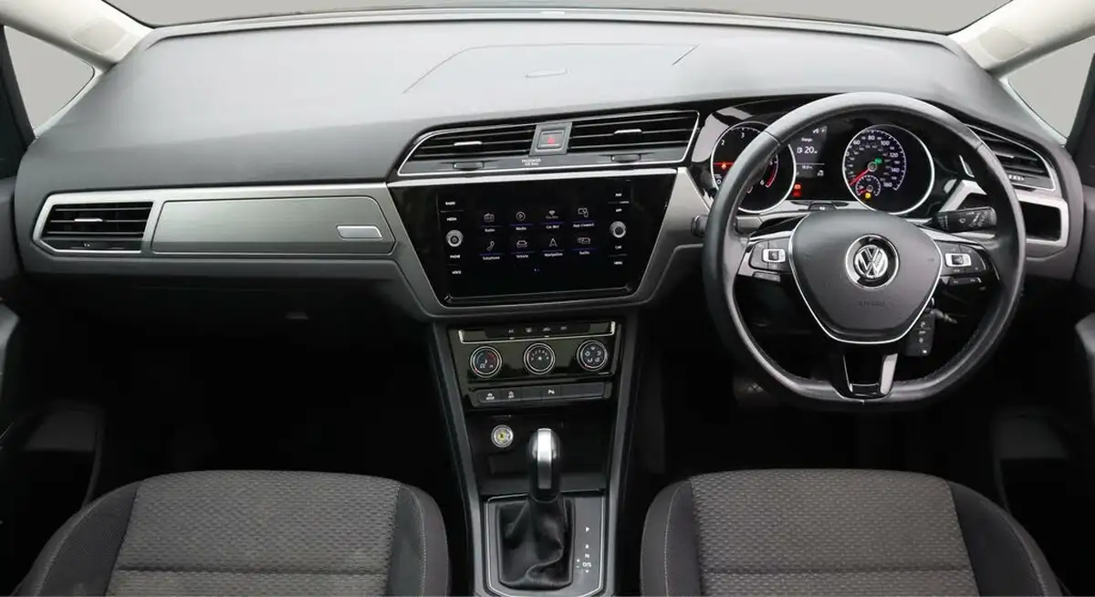 2020-volkswagen-touran-20tdi-se-family-115ps-dsg-big-13