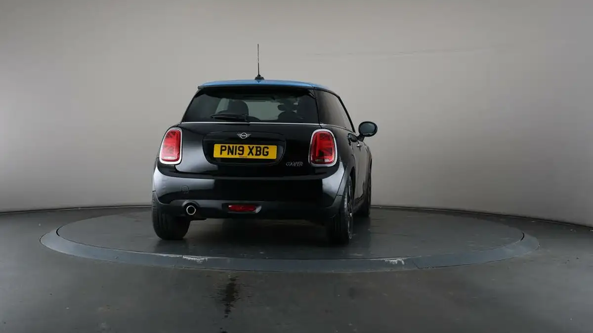 2019-mini-cooper-15-cooper-classic-hatchback-3d-big-60