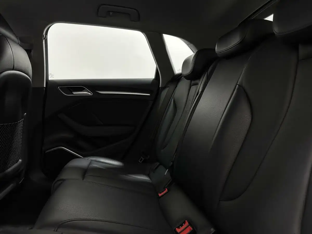 2020-audi-a3-14-40-e-tron-big-38