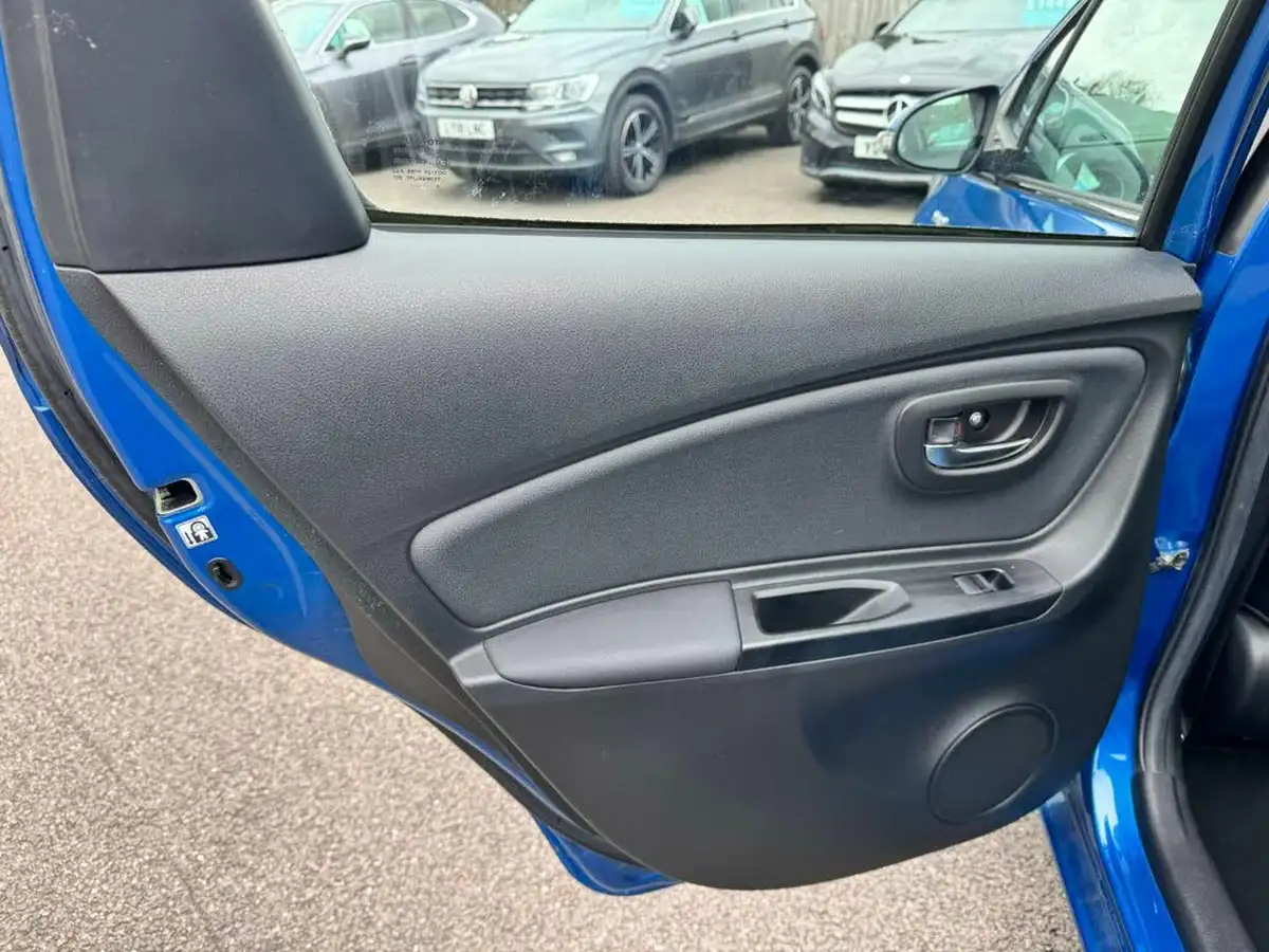 2015-toyota-yaris-15-vvt-i-excel-hybrid-15in-big-32
