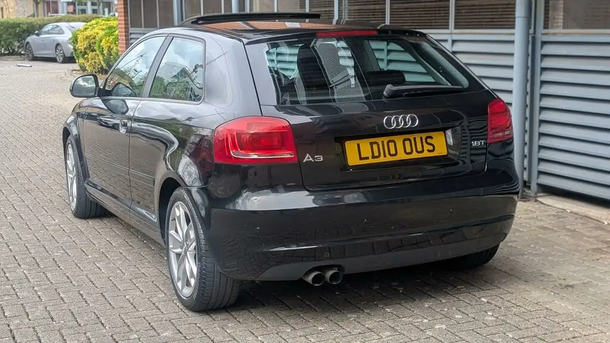 2010-audi-a3-18-sport-hatchback-3d-s-tronic-big-13