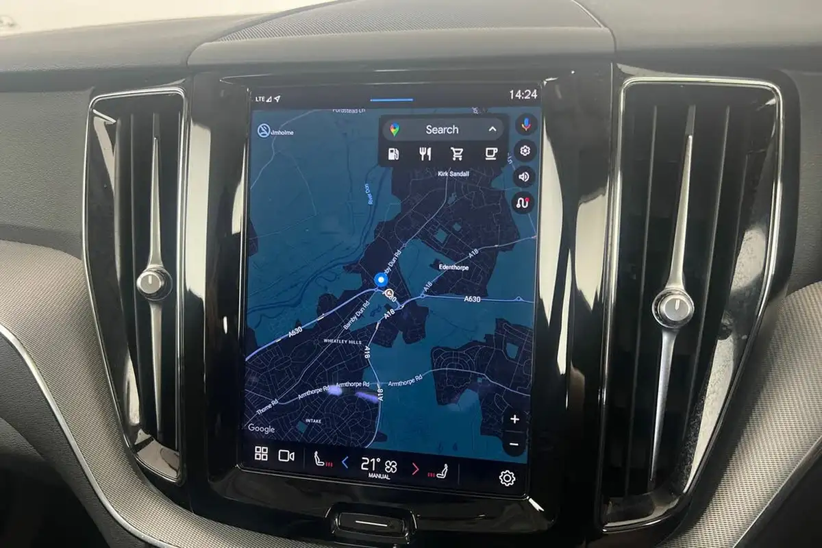 2022-volvo-xc60-20-b5-core-big-14
