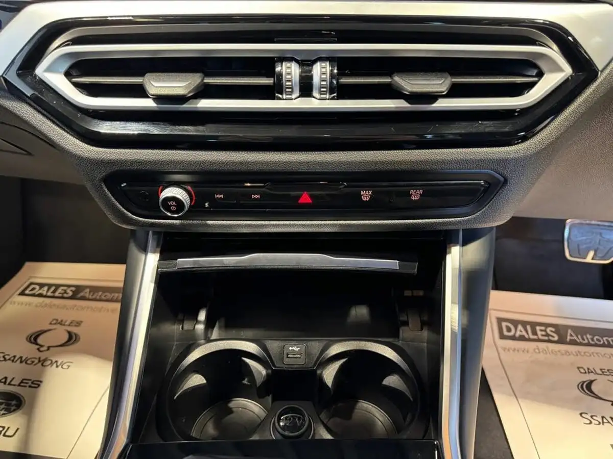 2024-bmw-3-series-20-320i-m-sport-touring-5d-big-23