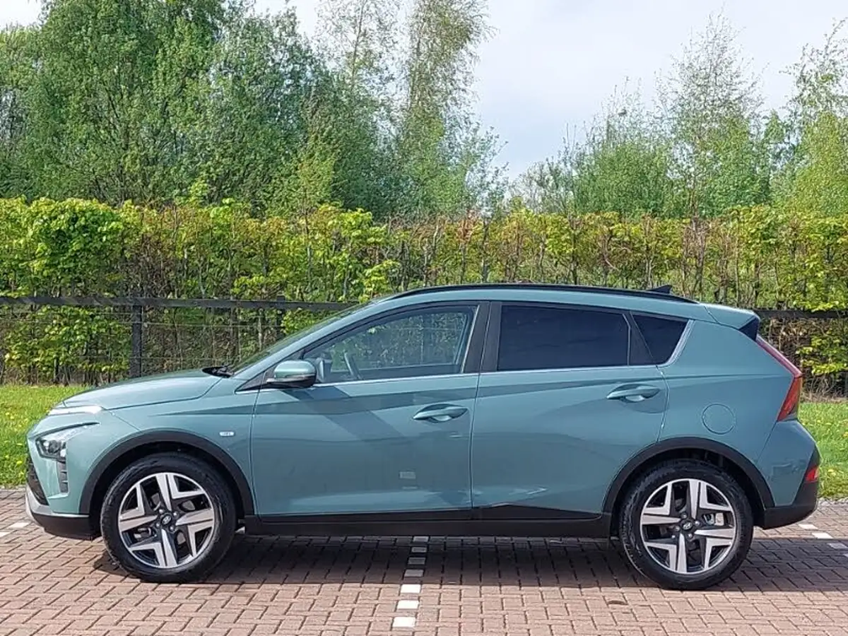 2024-hyundai-bayon-10-t-gdi-premium-100ps-48-volt-mhev-dct-big-3