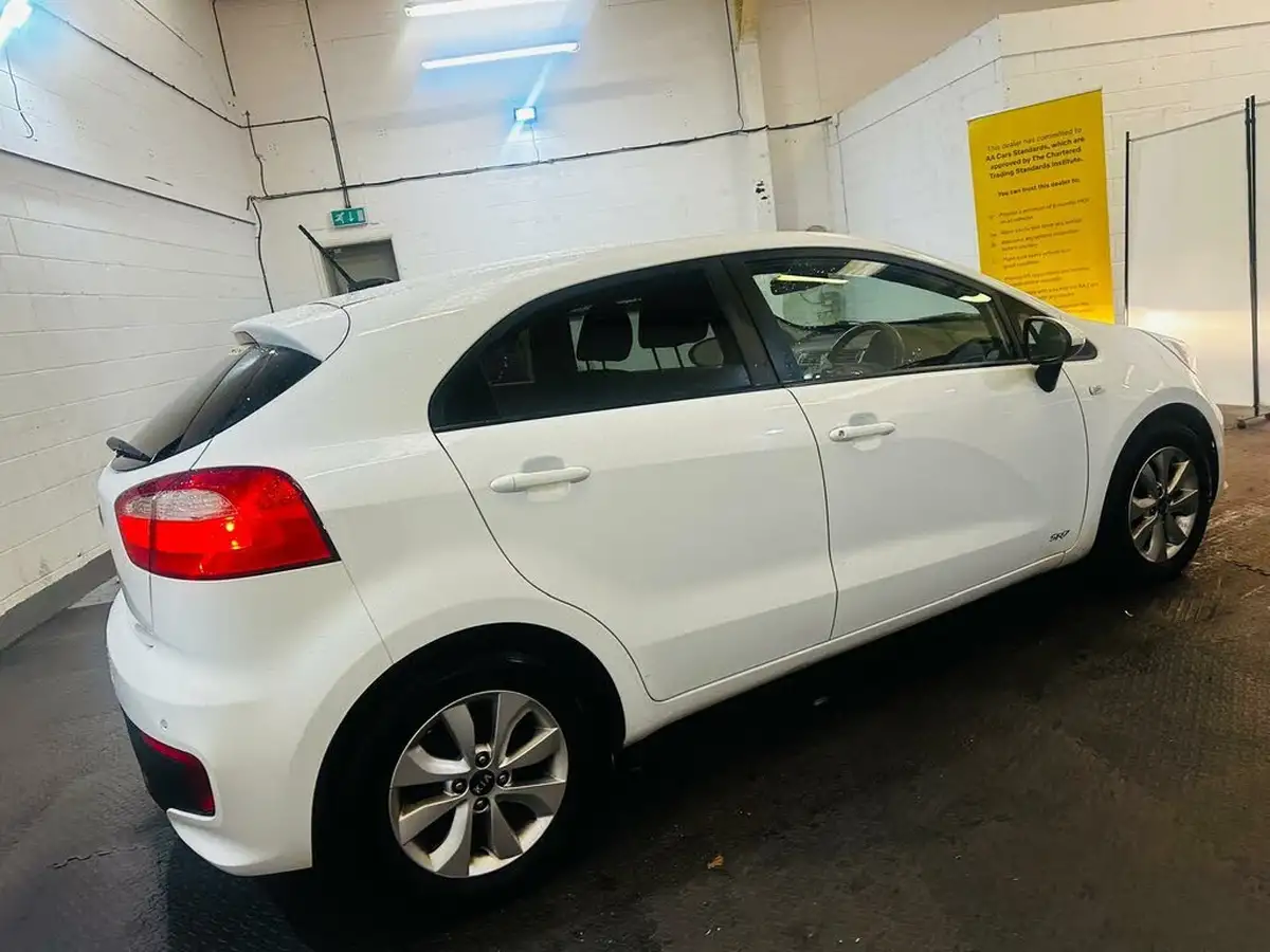 2016-kia-rio-125-sr7-5d-big-23
