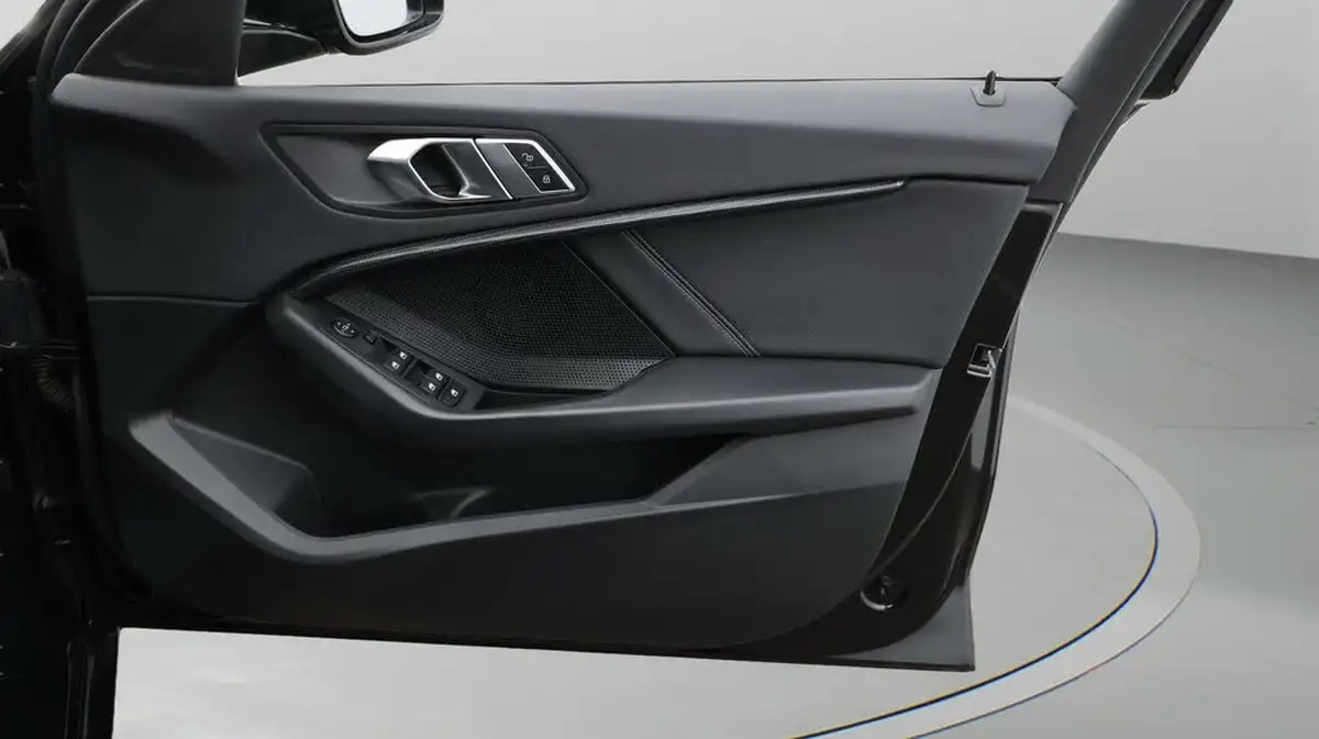 2021-bmw-1-series-15-118i-sport-lcp-big-15