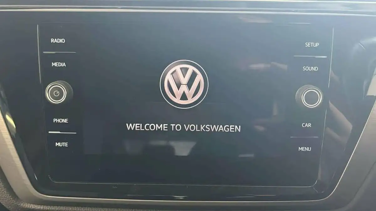 2018-volkswagen-touran-16tdi-se-dsg-big-18