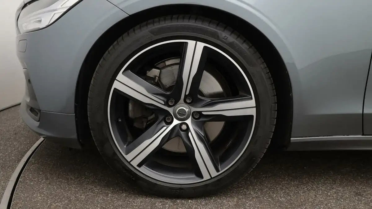 2020-volvo-s60-20-b5-r-design-big-18