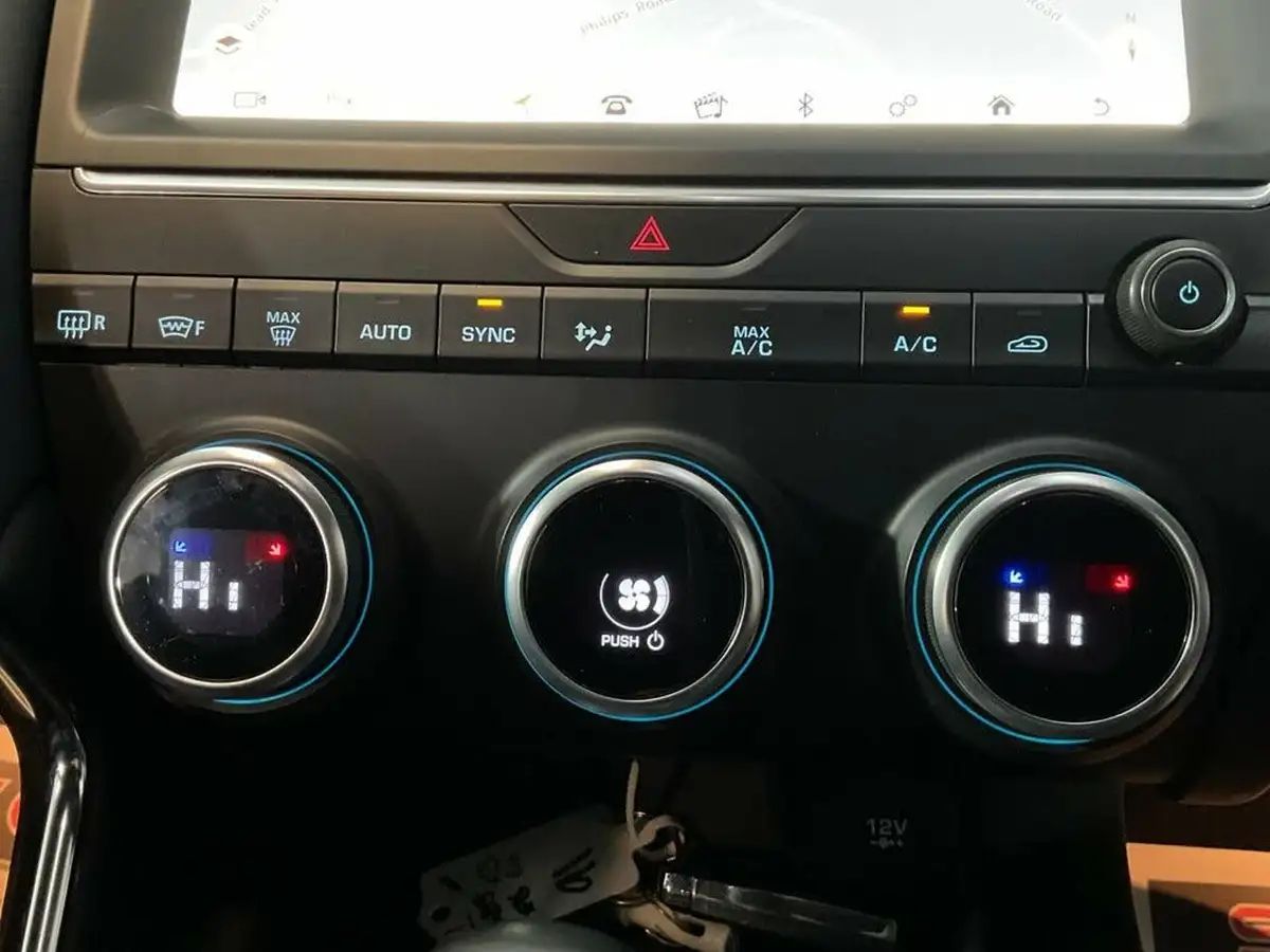 2018-jaguar-e-pace-20-i4d-r-dynamic-hse-240ps-ss-big-48