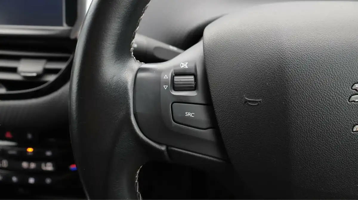 2019-peugeot-2008-suv-12-puretech-allure-130bhp-big-22