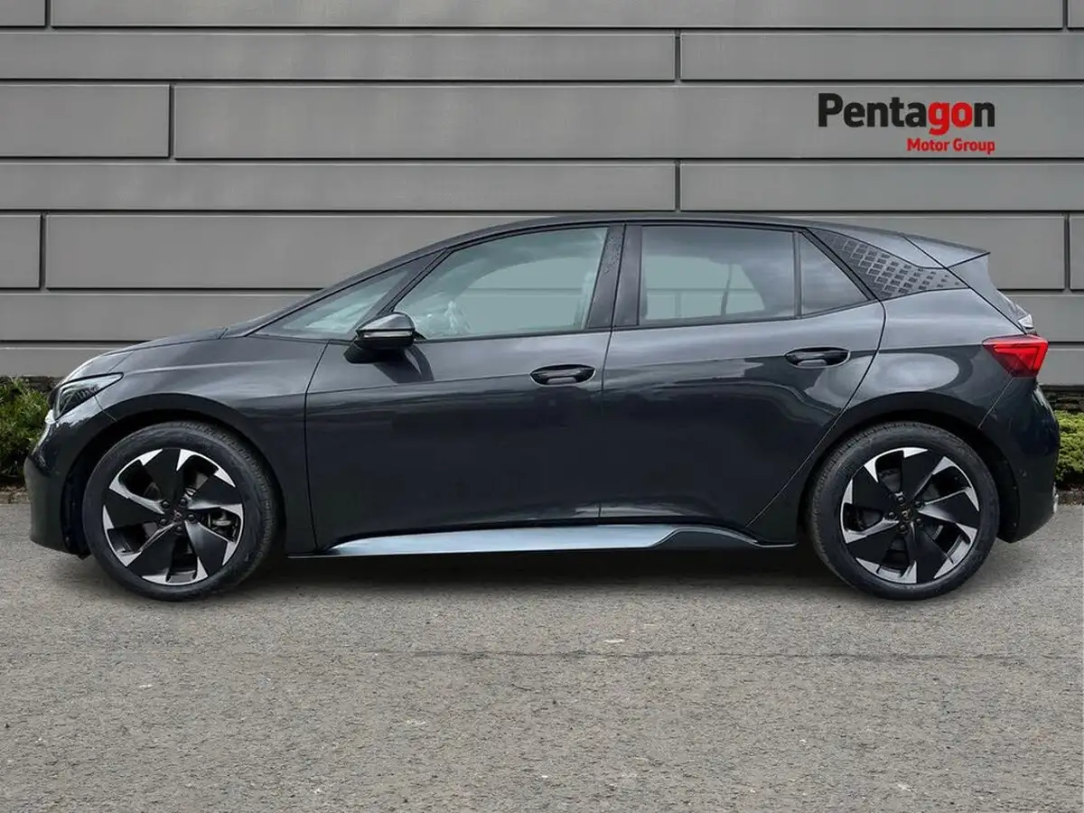 2023-cupra-born-e-v2-204ps-58kwh-big-11