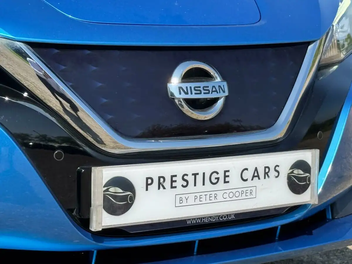 2020-nissan-leaf-e-tekna-big-41