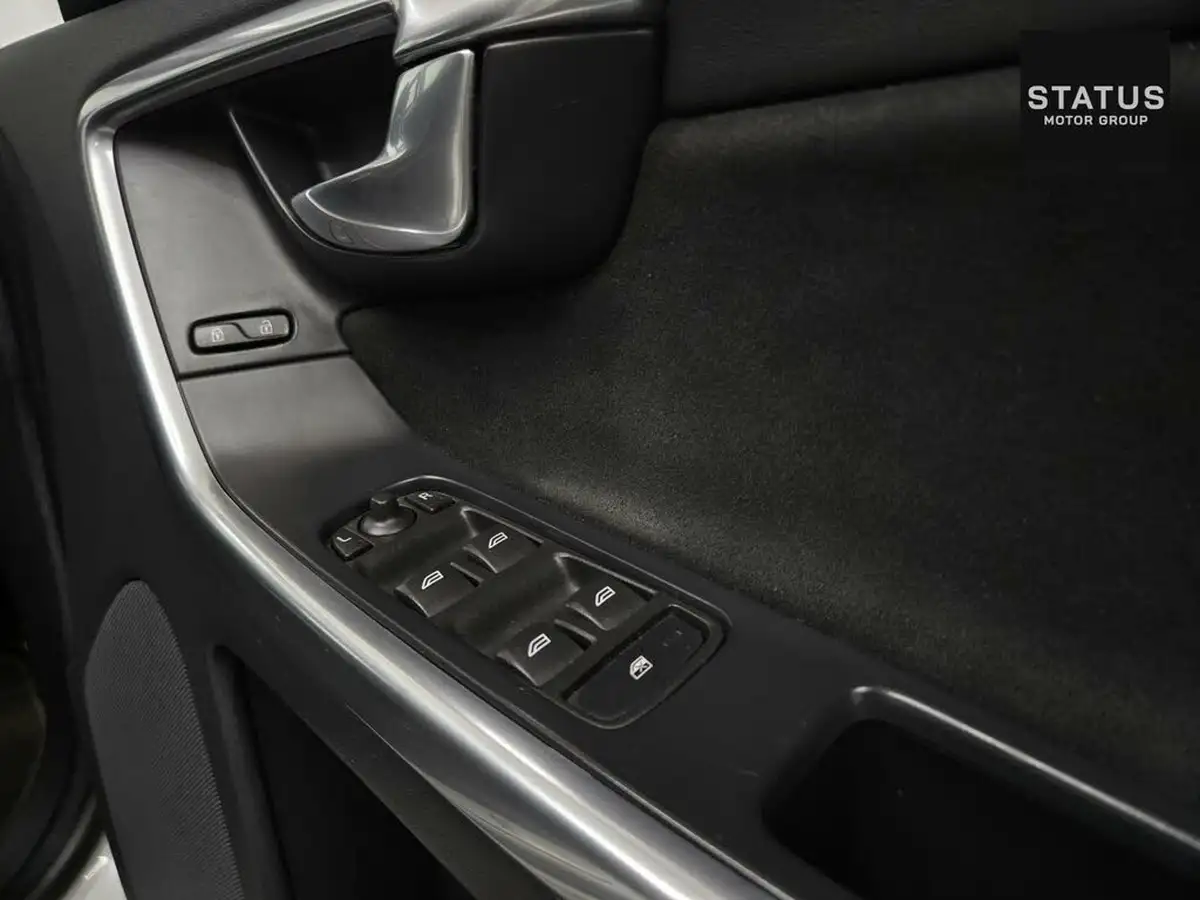 2016-volvo-xc60-20td-d4-r-design-nav-geartronic-big-13