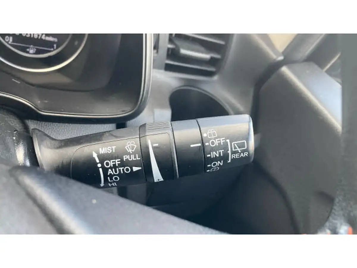 2019-honda-jazz-15-i-vtec-sport-navi-big-17