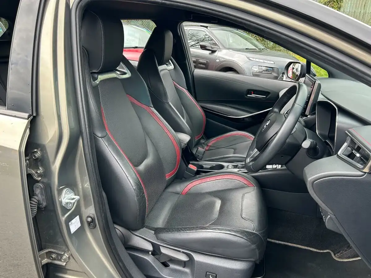 2019-toyota-corolla-18-vvt-i-excel-trk-hatchback-big-28