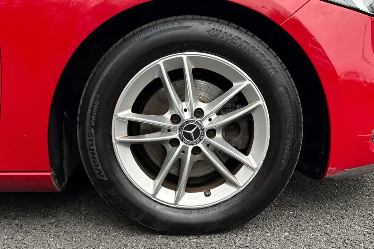 2019-mercedes-benz-a-class-13-a180-se-7g-dct-big-22