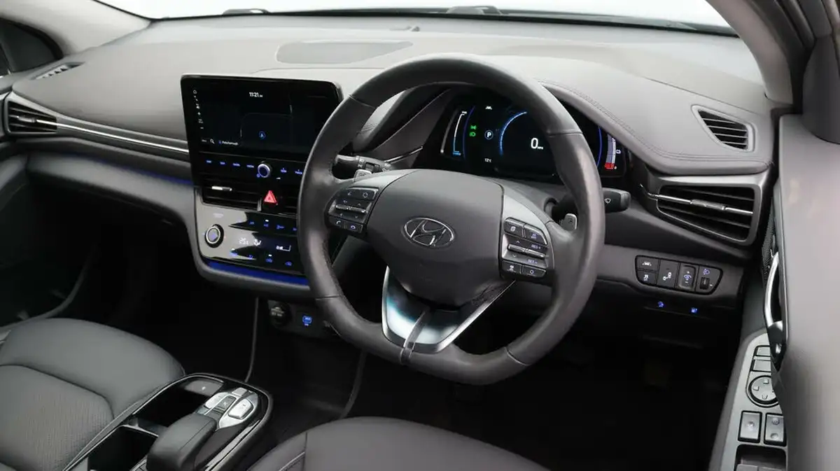 2022-hyundai-ioniq-e-premium-se-electric-big-9