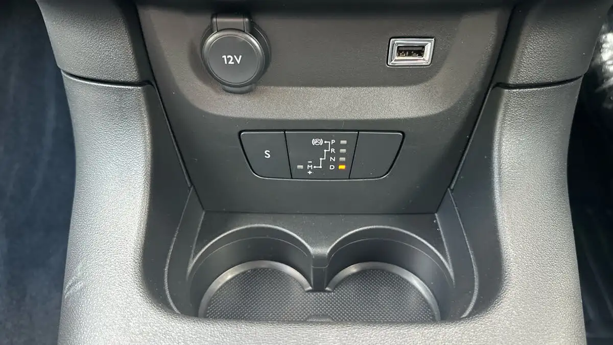 2025-citroen-c3-12-puretech-plus-110ps-eat6-big-39