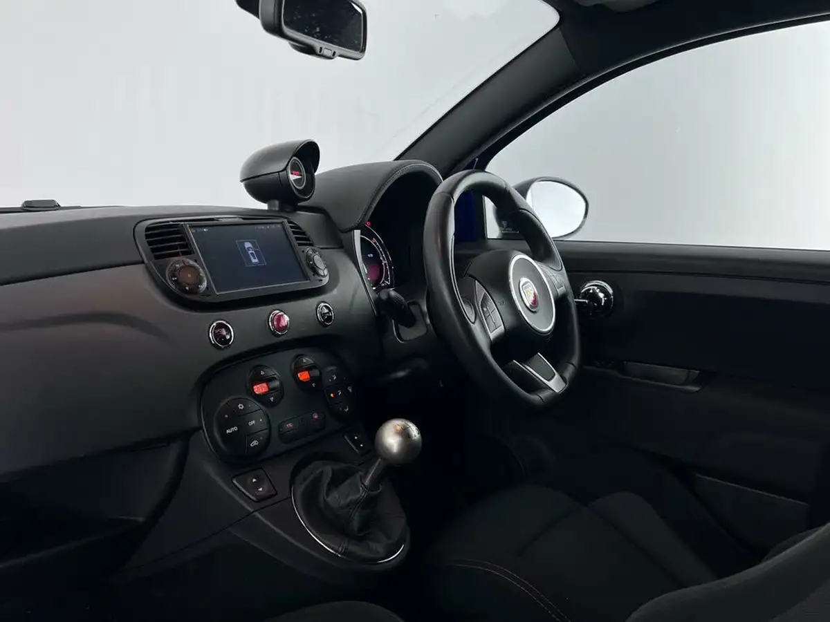 2016-abarth-500-14-tjet-595-competizione-big-13