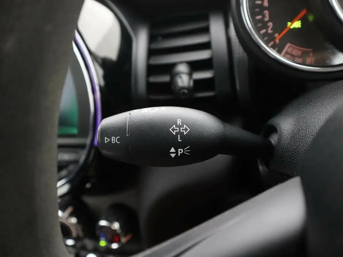 2019-mini-cooper-15-cooper-classic-hatchback-3d-auto-big-22