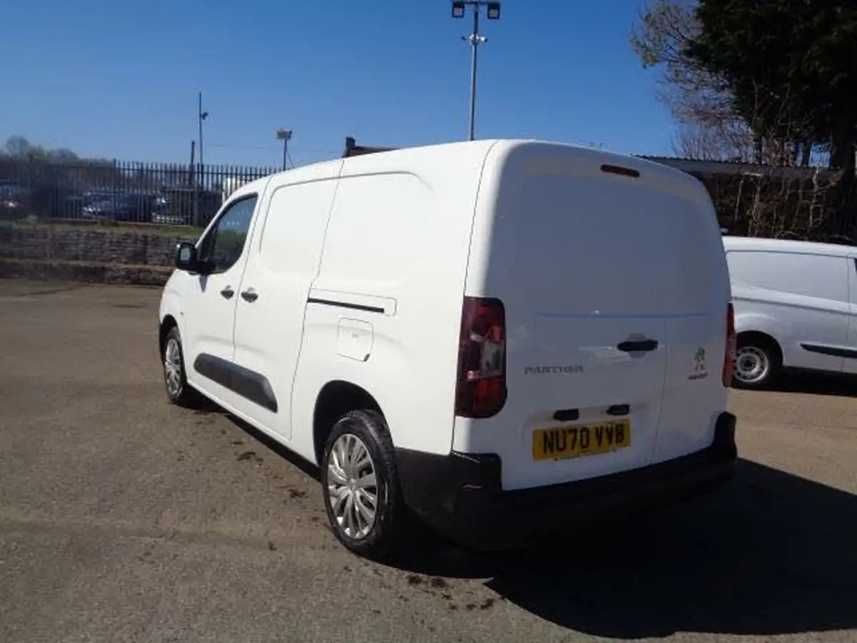 2020-peugeot-partner-15-bluehdi-950-professional-100ps-eu6dt-long-panel-big-4
