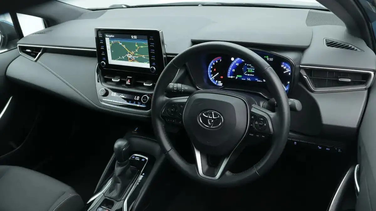 2021-toyota-corolla-18-vvt-i-icon-tech-trk-hatchback-5d-big-9