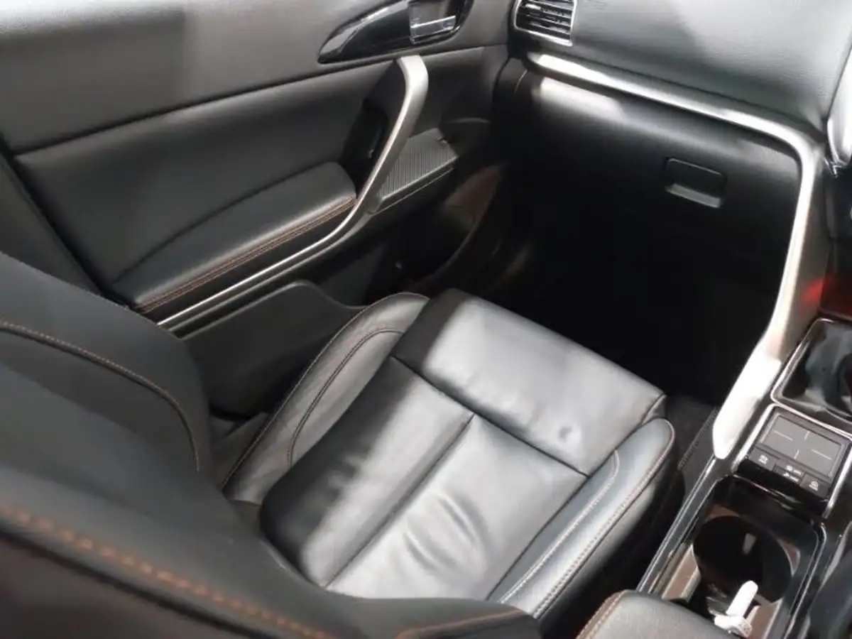 2019-mitsubishi-eclipse-cross-15-4-big-9