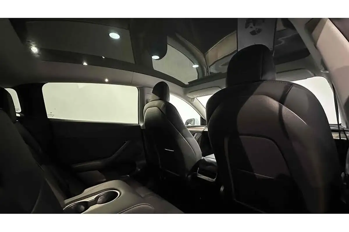 2022-tesla-model-y-e-long-range-big-25