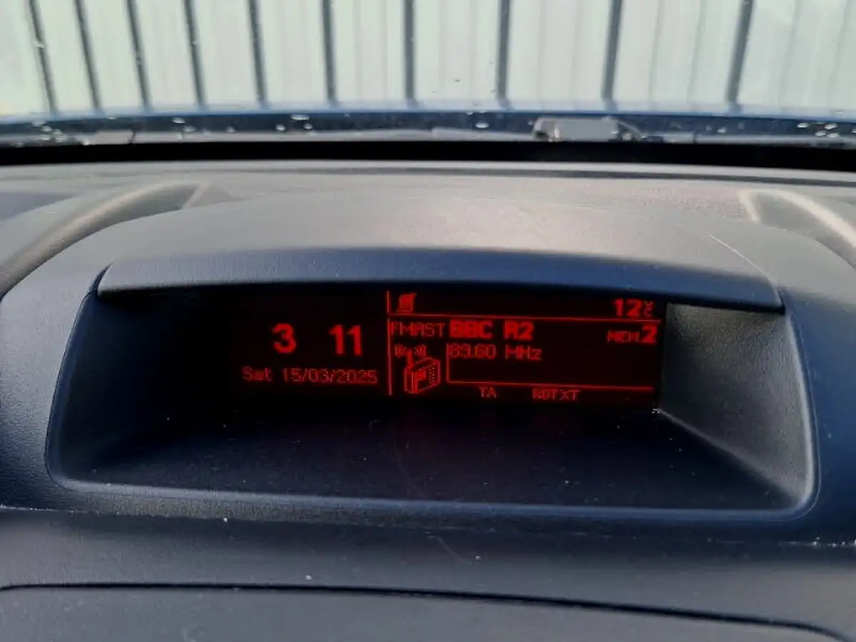 2022-honda-jazz-15-i-mmd-ex-109ps-big-18