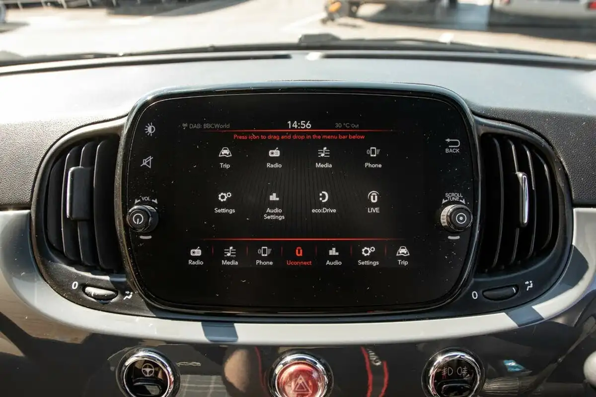 2020-fiat-500-10-lounge-big-20