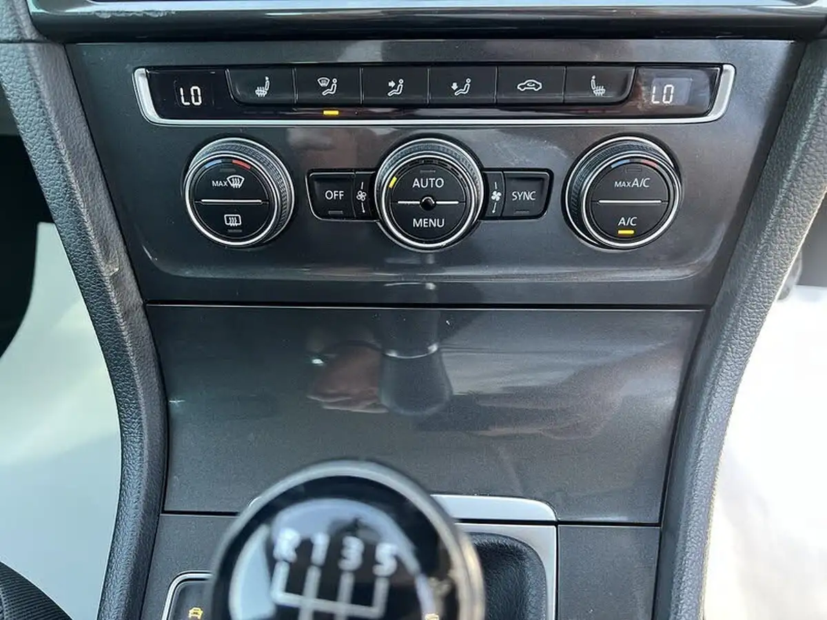 2019-volkswagen-golf-16tdi-match-edition-estate-big-22