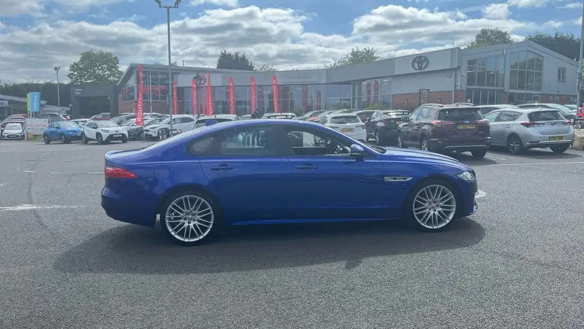 2016-jaguar-xf-20td-r-sport-180ps-auto-big-15