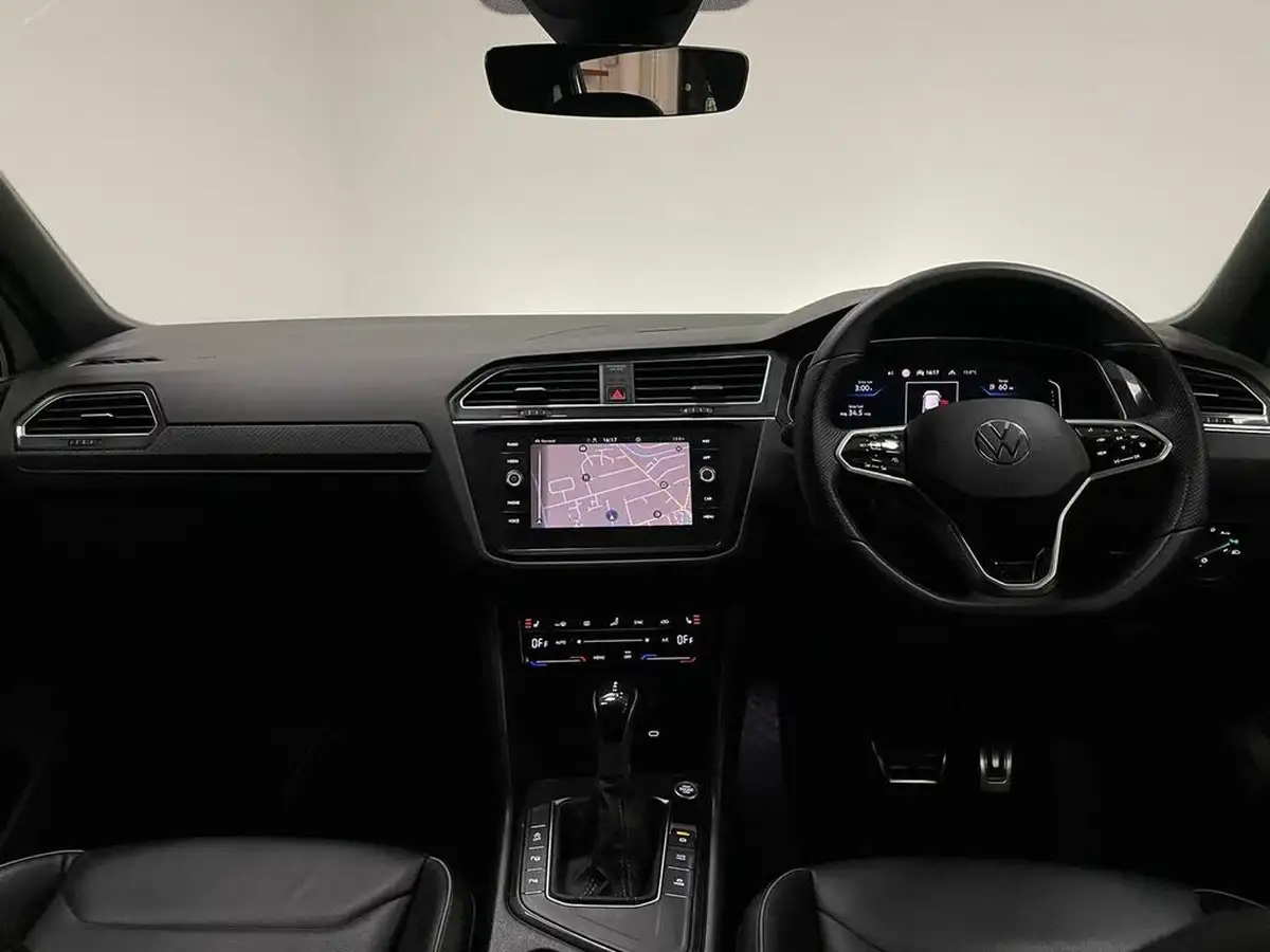 2021-volkswagen-tiguan-big-17