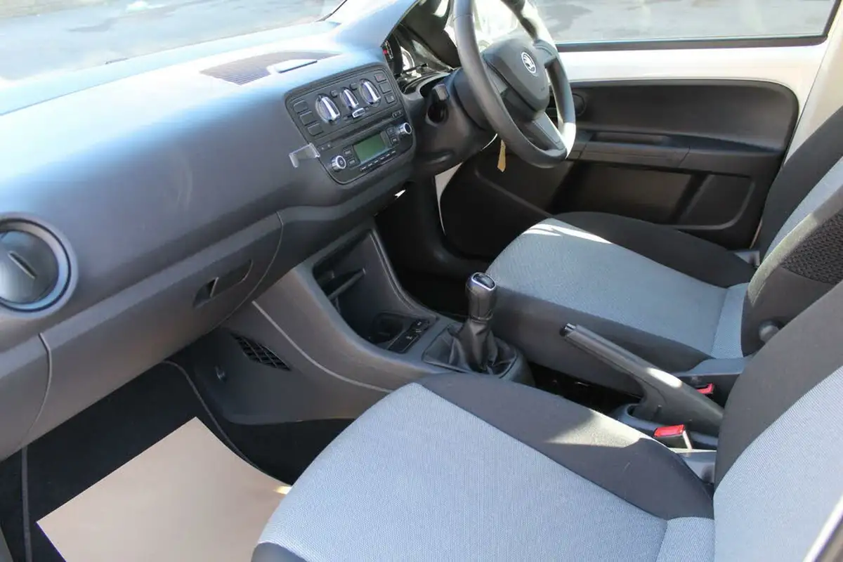 2015-skoda-citigo-10-se-5d-big-14