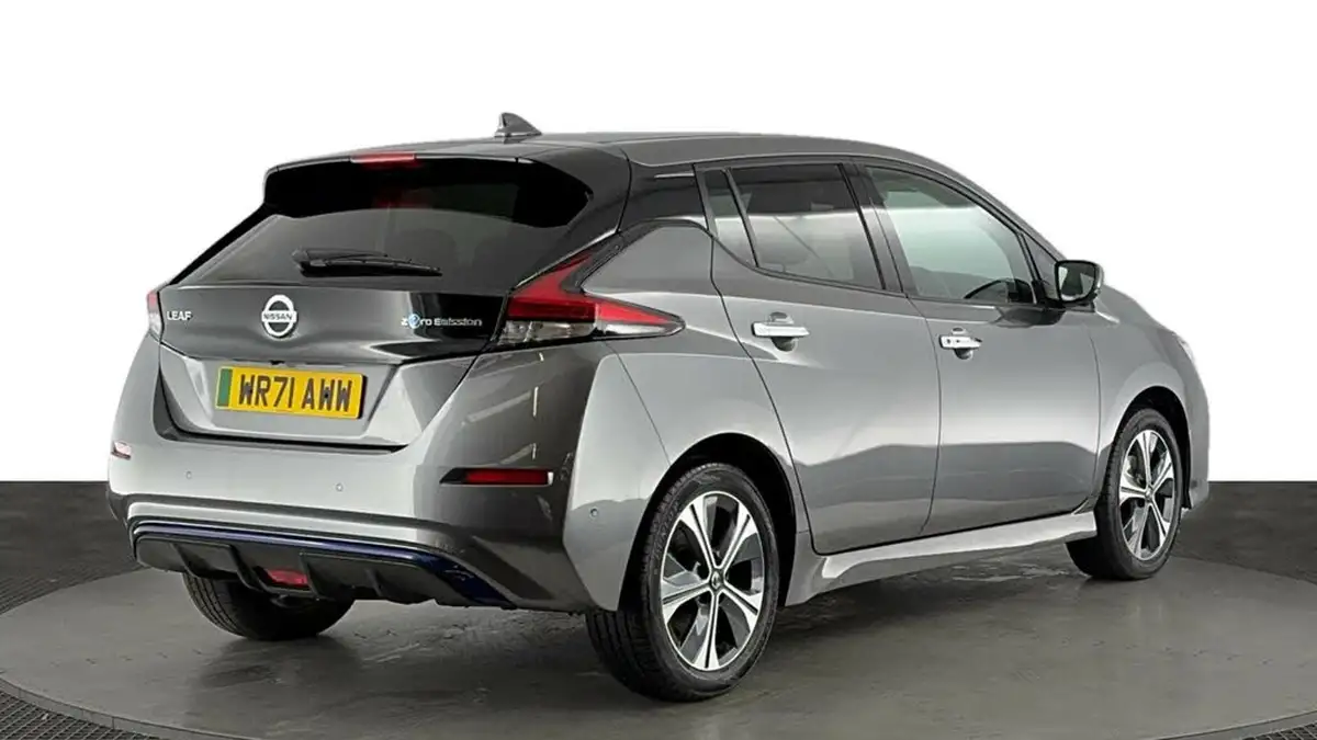 2021-nissan-leaf-e-e-tekna-big-3