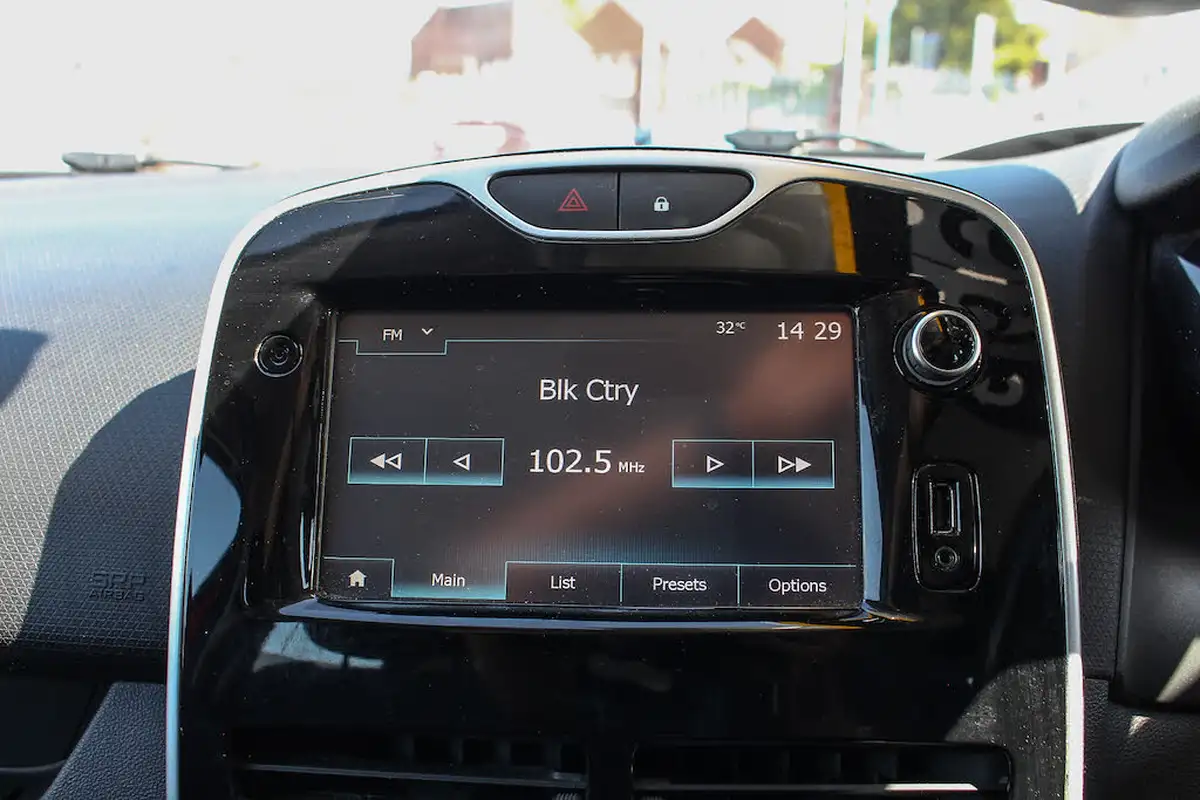 2016-renault-clio-15dci-dynamique-nav-ss-energy-big-31