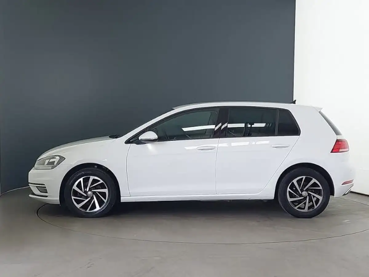 2019-volkswagen-golf-16tdi-match-hatchback-5d-big-3