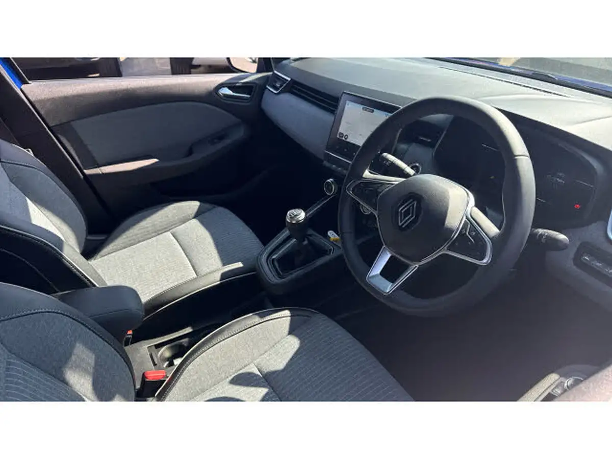 2024-renault-clio-10-tce-techno-big-40