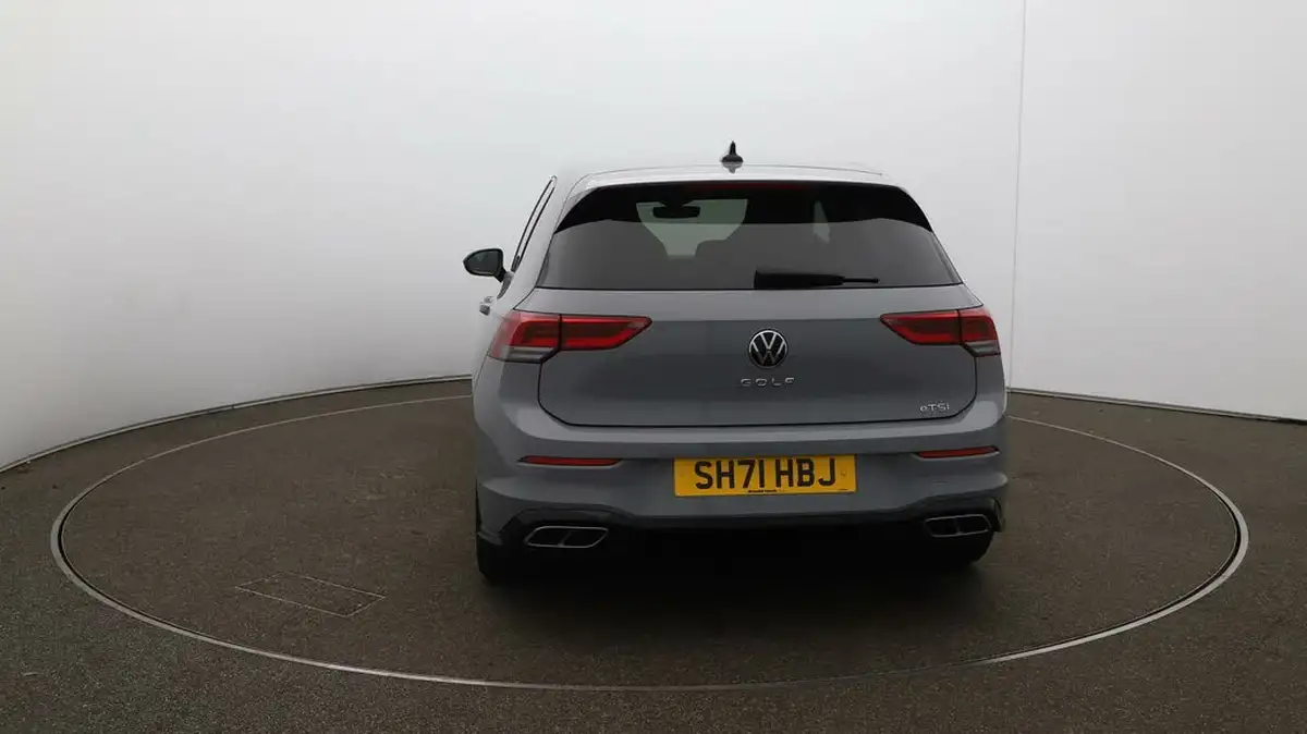 2021-volkswagen-golf-big-54