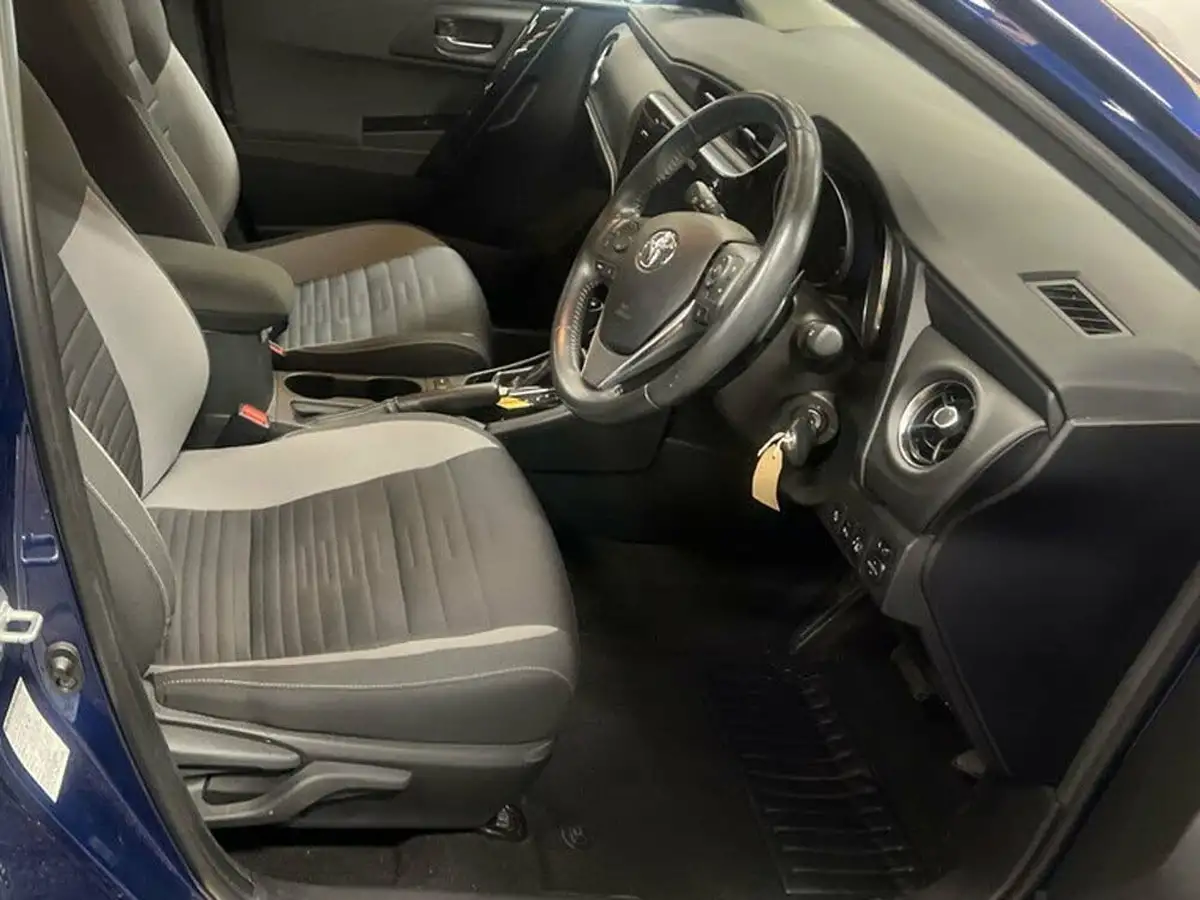 2017-toyota-auris-12t-icon-tss-hatchback-cvt-big-4