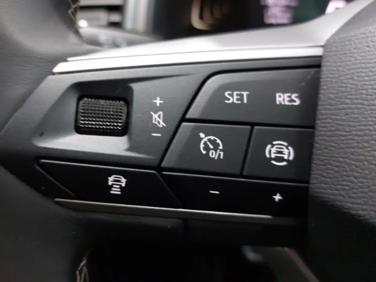 2023-seat-ateca-15-ecotsi-xperience-dsg-big-11