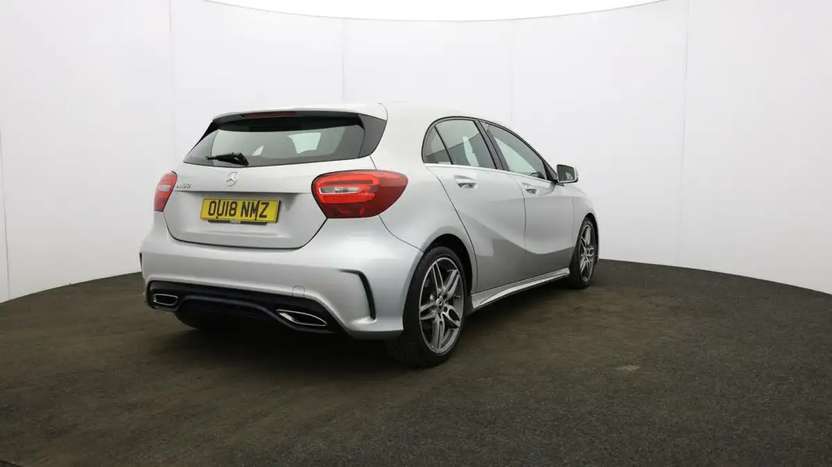 2018-mercedes-benz-a-class-16-a180-amg-line-ss-big-51
