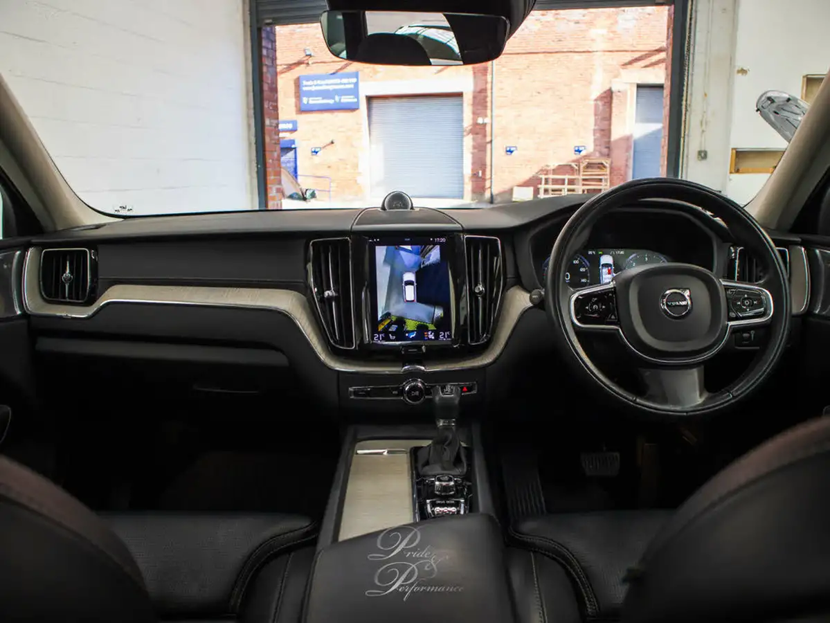 2018-volvo-xc60-20td-d5-inscription-pro-powerpulse-4x4-big-27