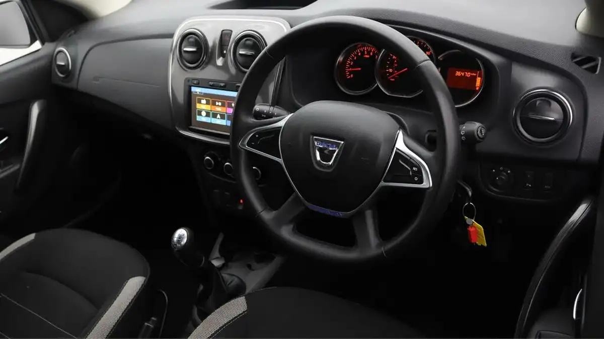 2020-dacia-sandero-stepway-09-tce-comfort-big-8