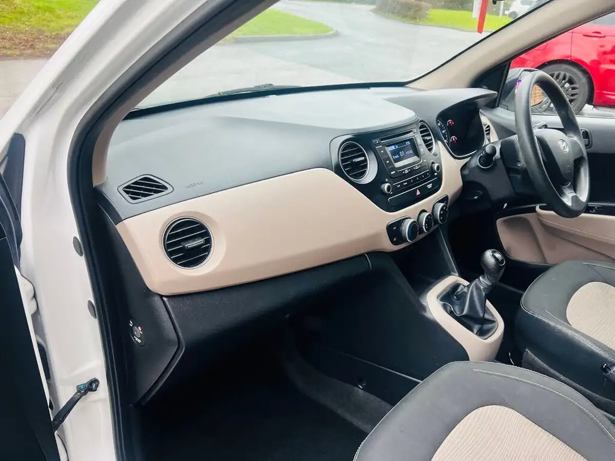 2014-hyundai-i10-10-s-air-big-30