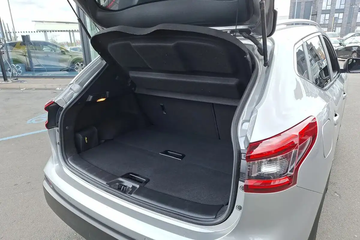 2018-nissan-qashqai-12-dig-t-n-connecta-big-19