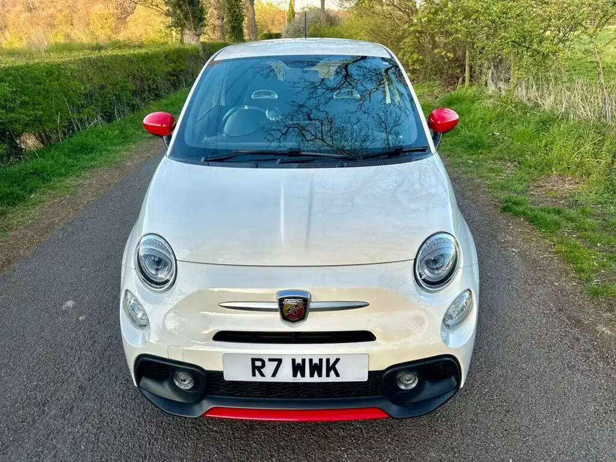 2017-abarth-595-14-tjet-big-6