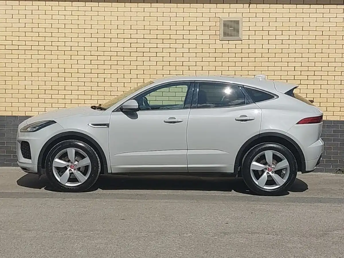 2019-jaguar-e-pace-20-i4d-r-dynamic-se-180ps-awd-auto-big-3