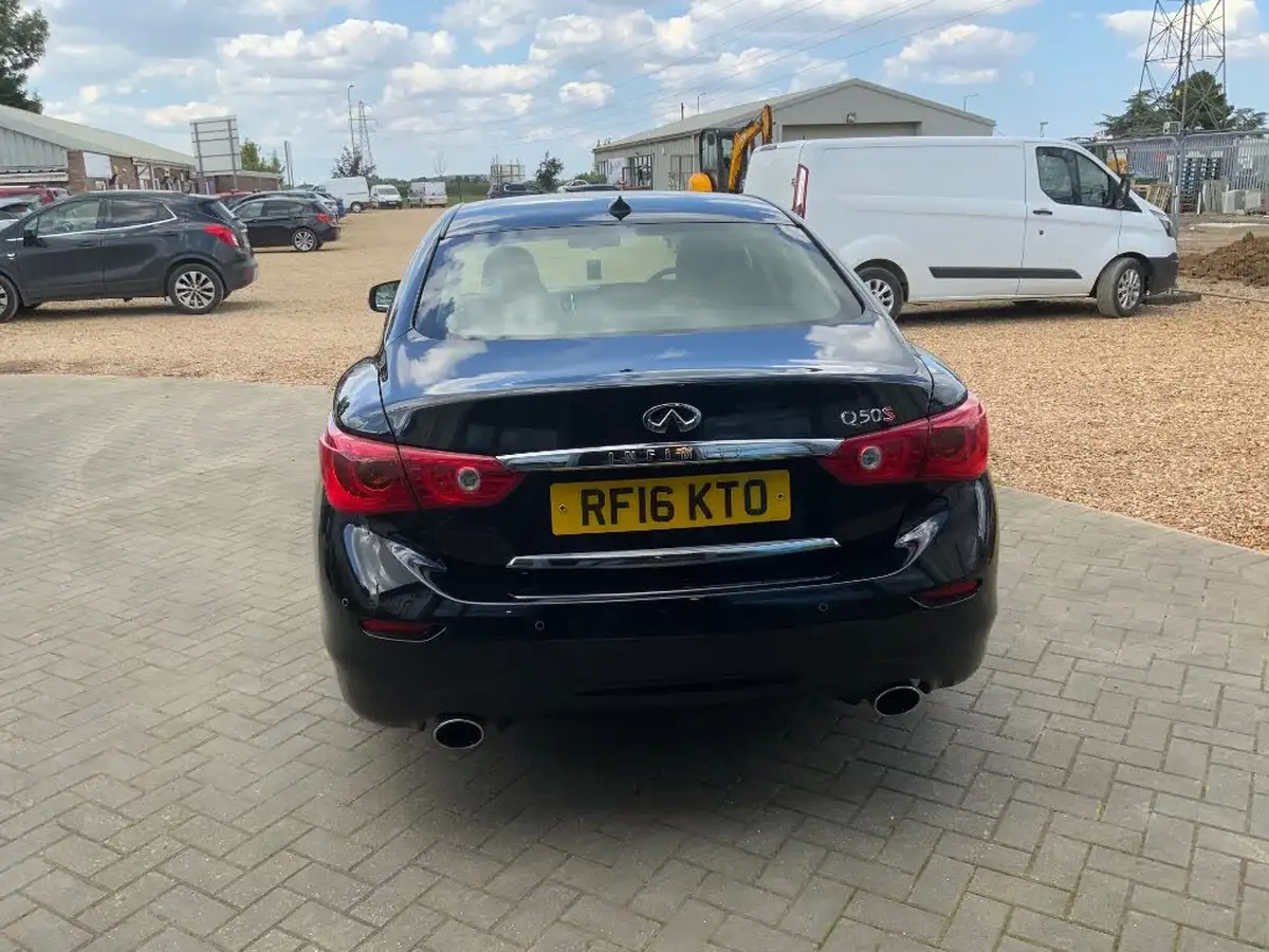 2016-infiniti-q50-22td-se-auto-big-8