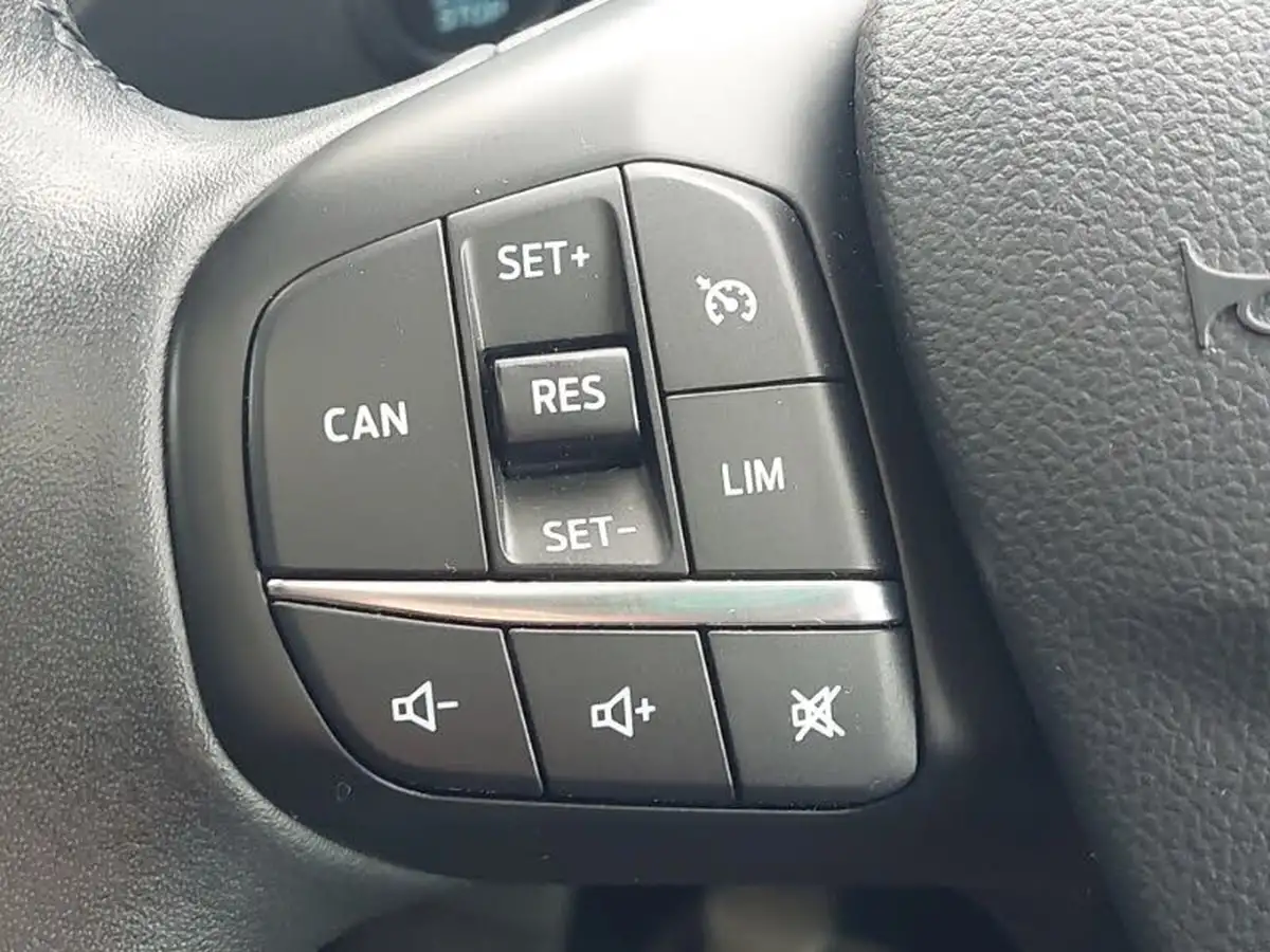 2019-ford-focus-15t-active-x-hatchback-big-13
